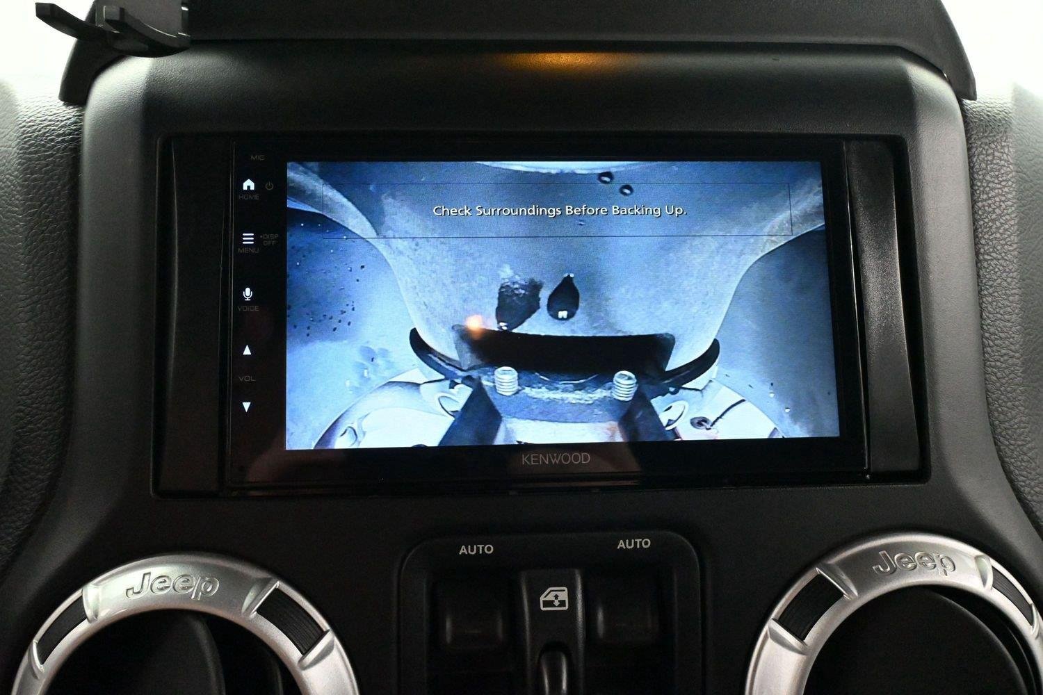 Used 2014 Bright White Clearcoat Jeep Rubicon X image 20