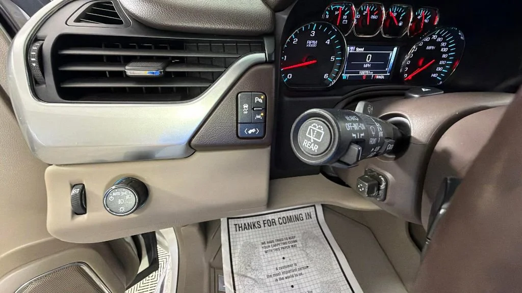 Used 2019 IRIDESCENT PEARL TRICOAT Chevrolet LT image 20