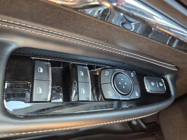 Used 2022 Infinite Black Metallic Clearcoat Lincoln Standard image 20