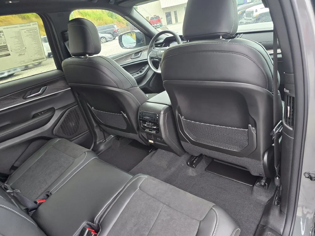 New 2027 Gray Jeep Laredo Altitude image 27