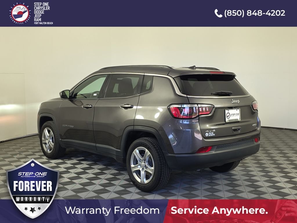 Used 2024 Gray Jeep Latitude image 4