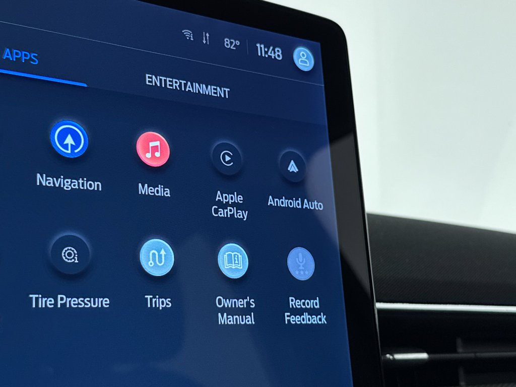 Used 2023 Black Ford Select image 19