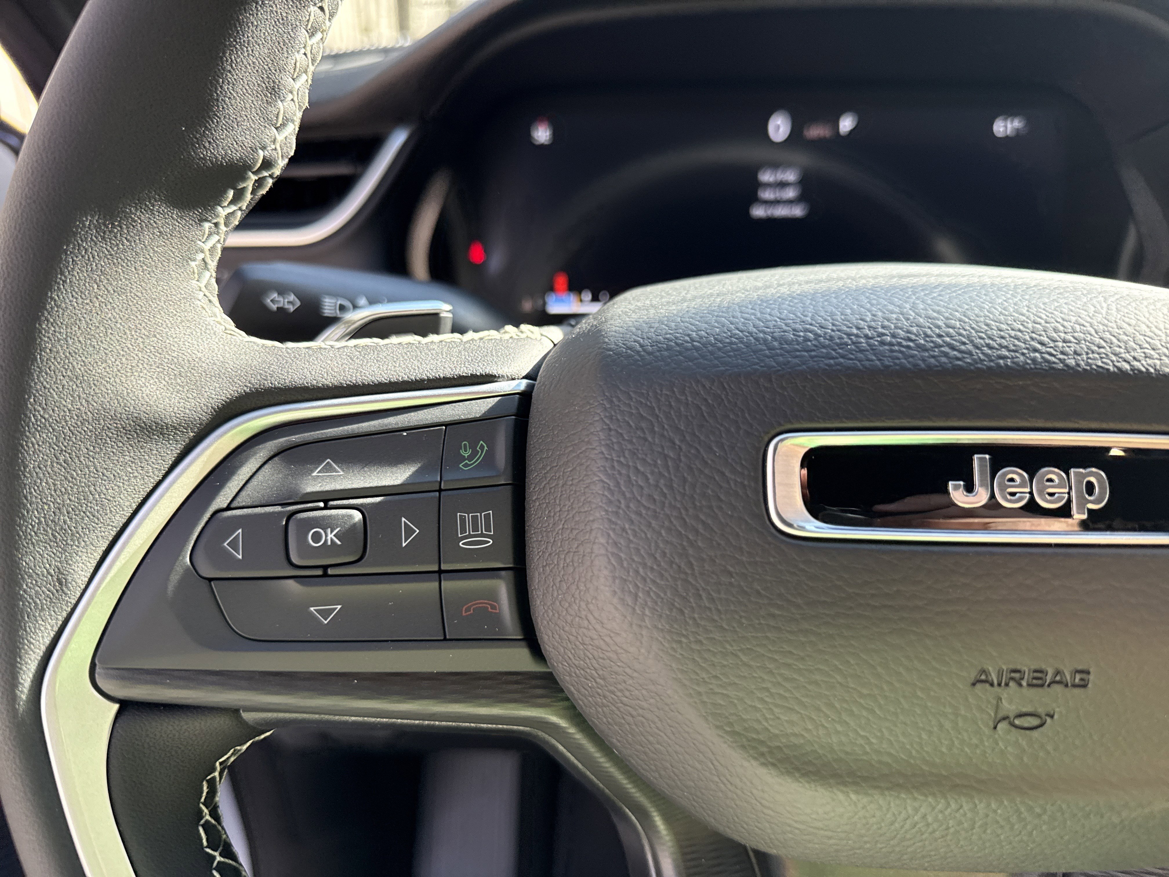 New 2025 Bright White Clearcoat Jeep Laredo image 25
