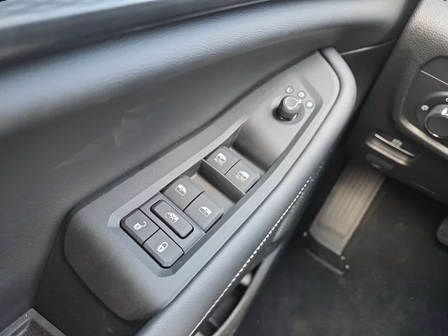 2025 Jeep Grand Cherokee Altitude - Photo 31