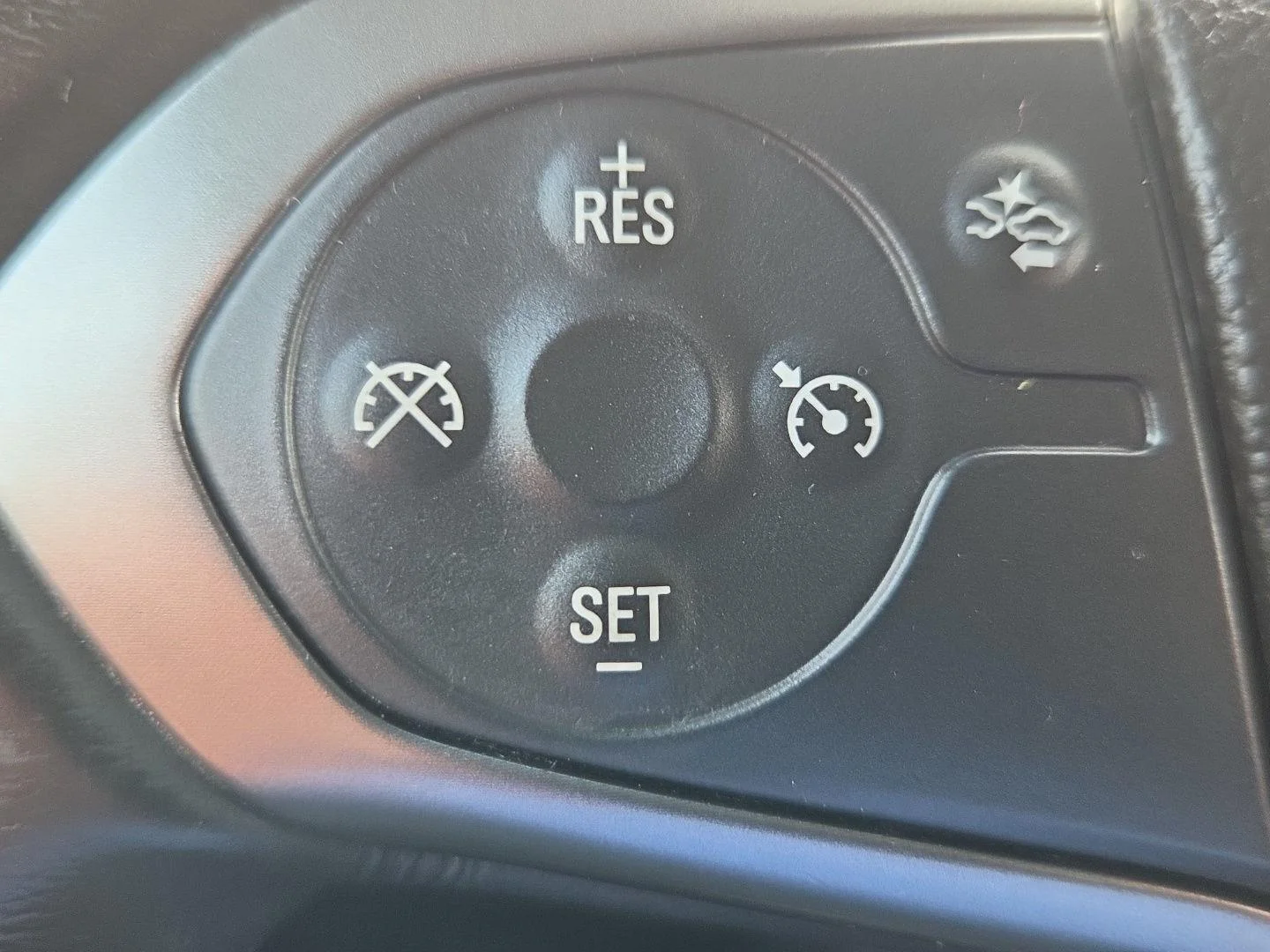 Used 2018 BLACK Chevrolet LT image 14