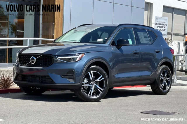 2026 Volvo XC40 B5 Core
