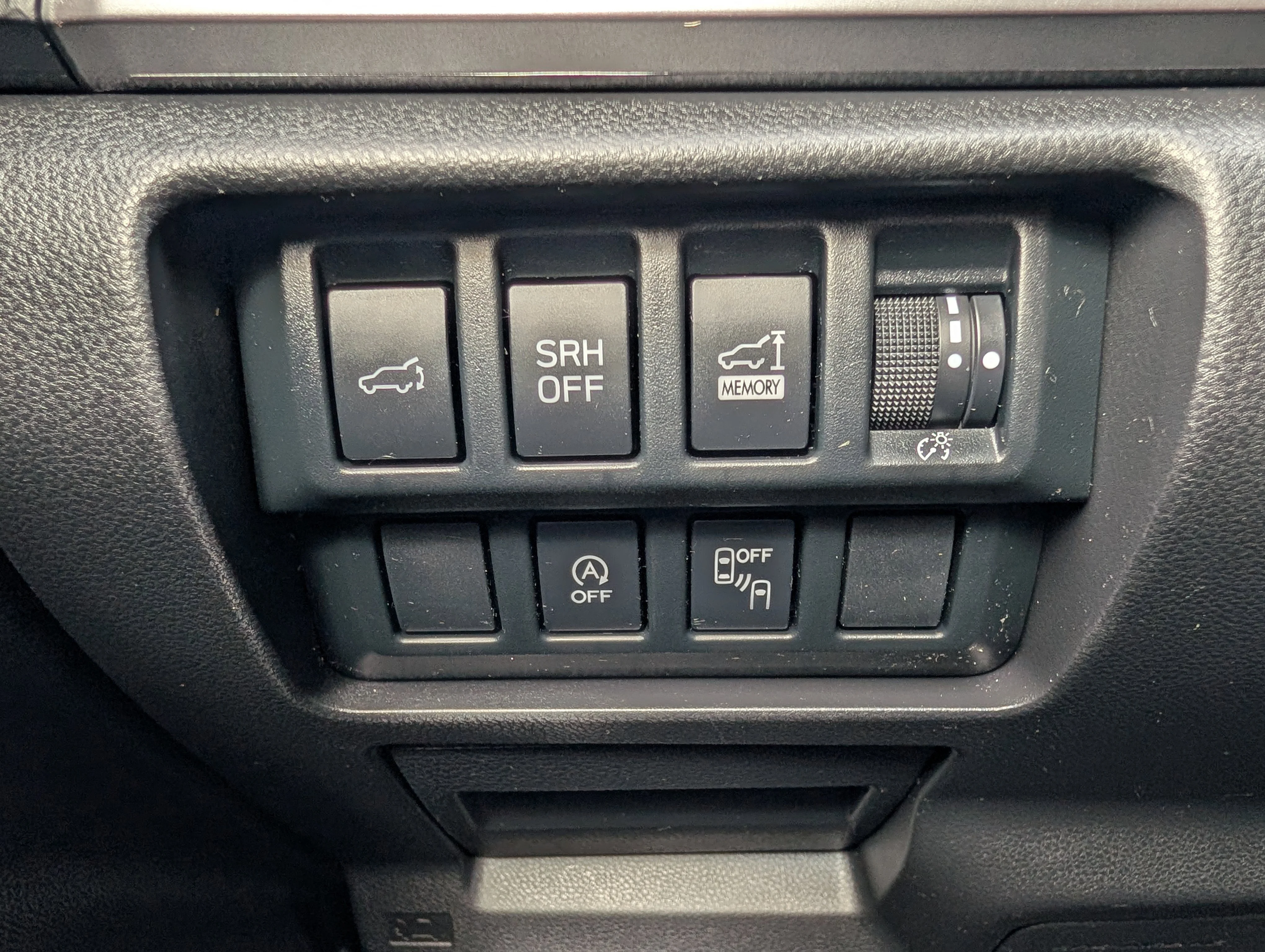 Used 2024 Ice Silver Metallic Subaru Premium image 34
