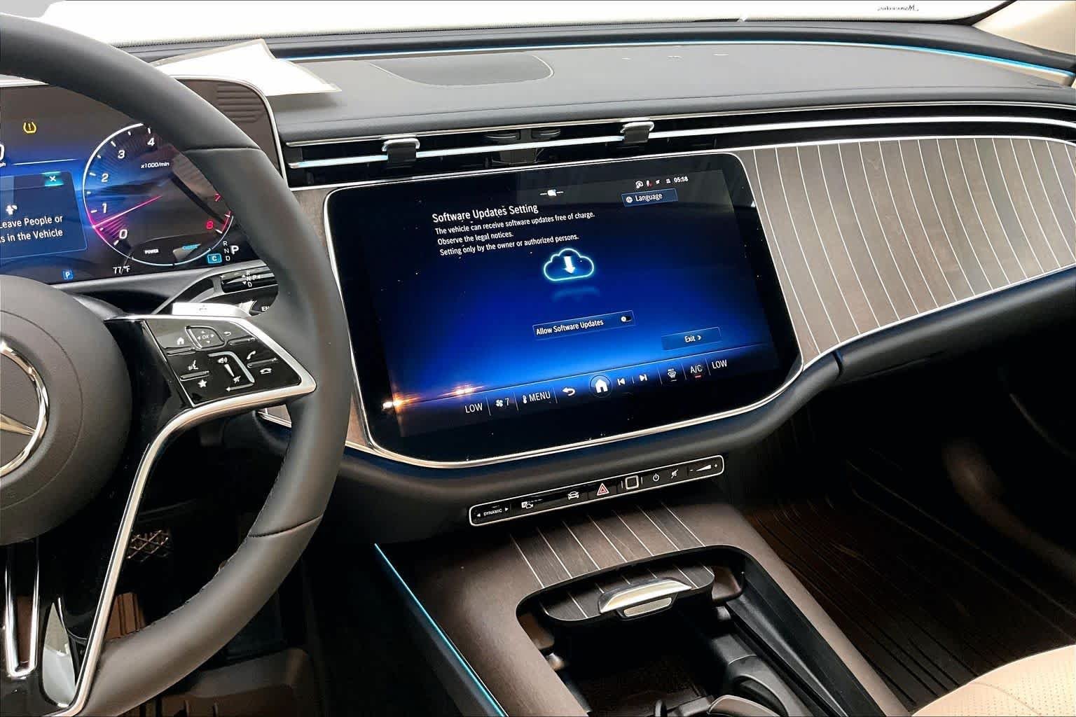 New 2026 Polar White Mercedes-Benz E 450 image 6