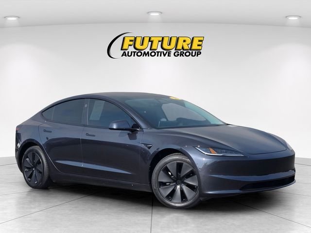 Used 2025  Tesla  image 1