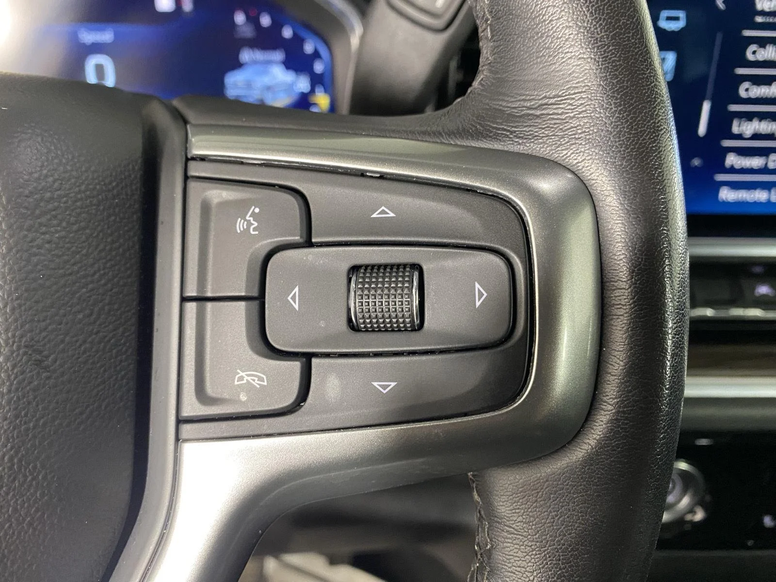 Used 2022 Northsky Blue Metallic Chevrolet LT image 16