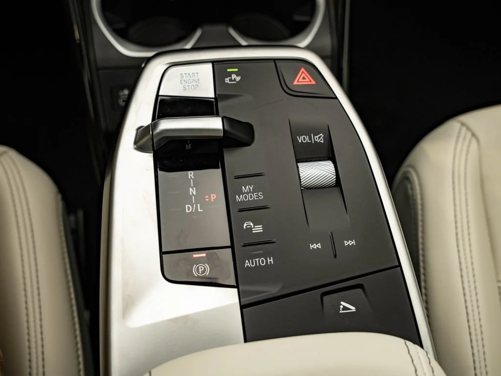 New 2026 Cape York Green Metallic BMW xDrive28i image 37