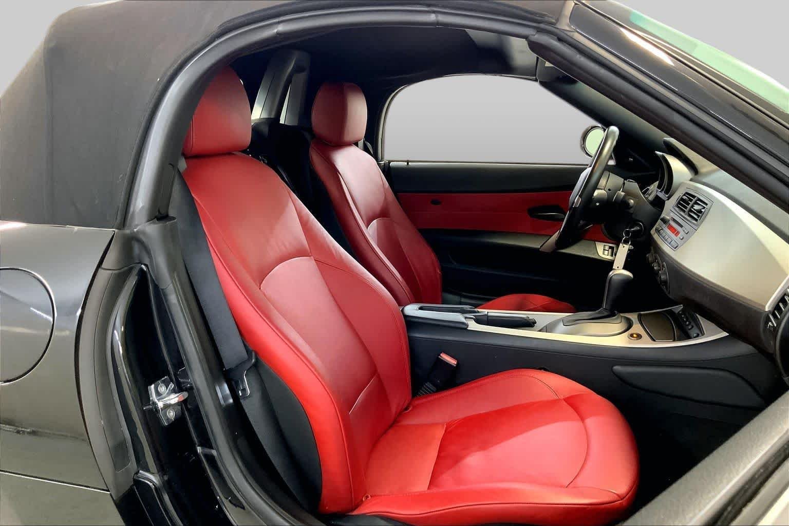 Pre-Owned 2004 BMW Z4 3.0i