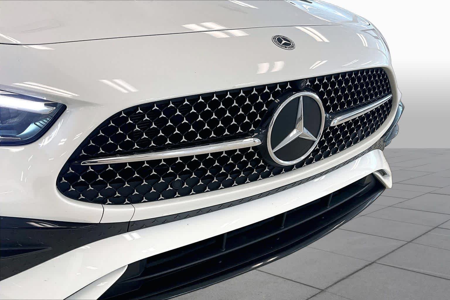Used 2026 Polar White Mercedes-Benz CLE 300 image 27