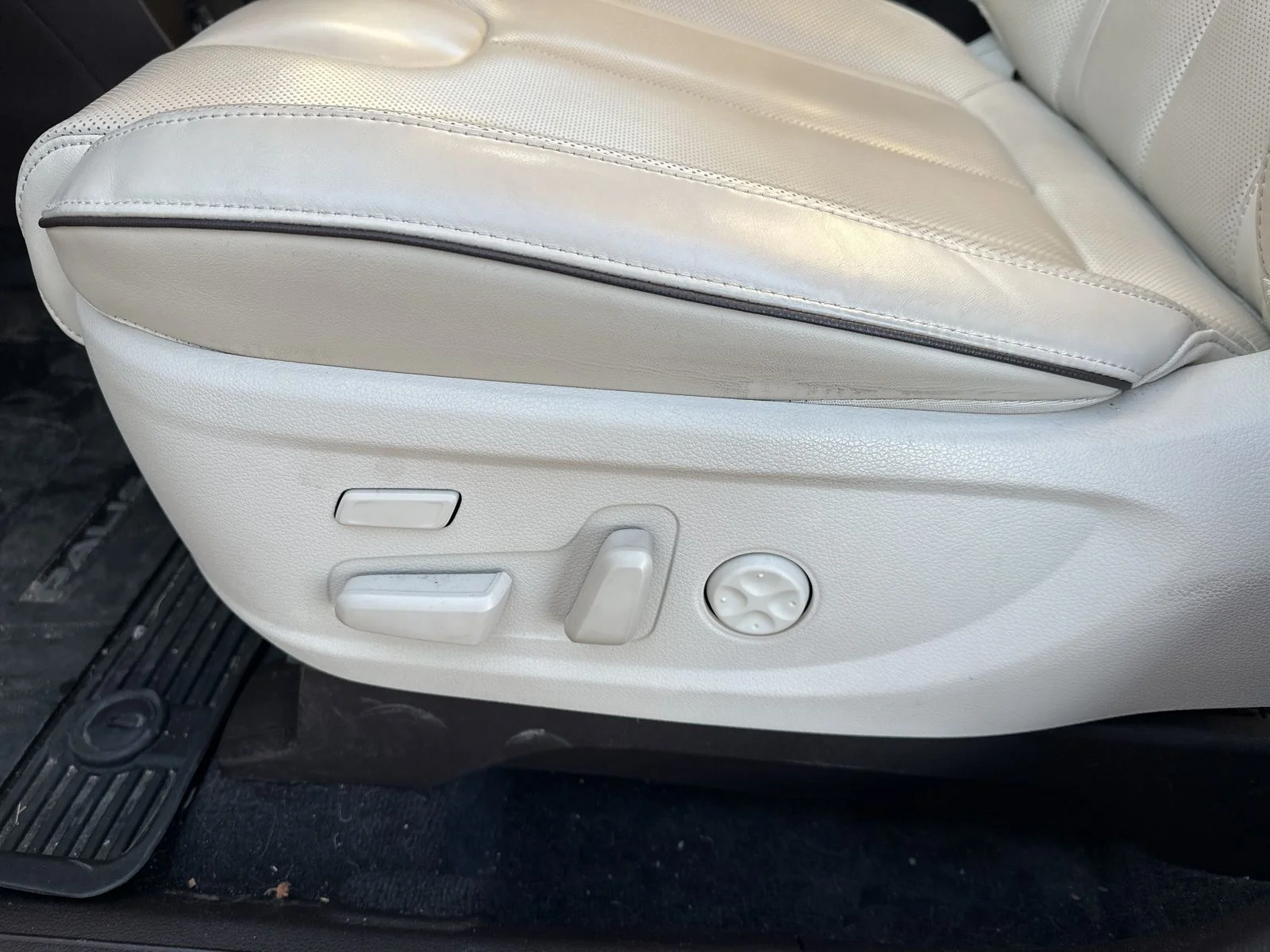 Used 2021 White Hyundai Calligraphy image 16