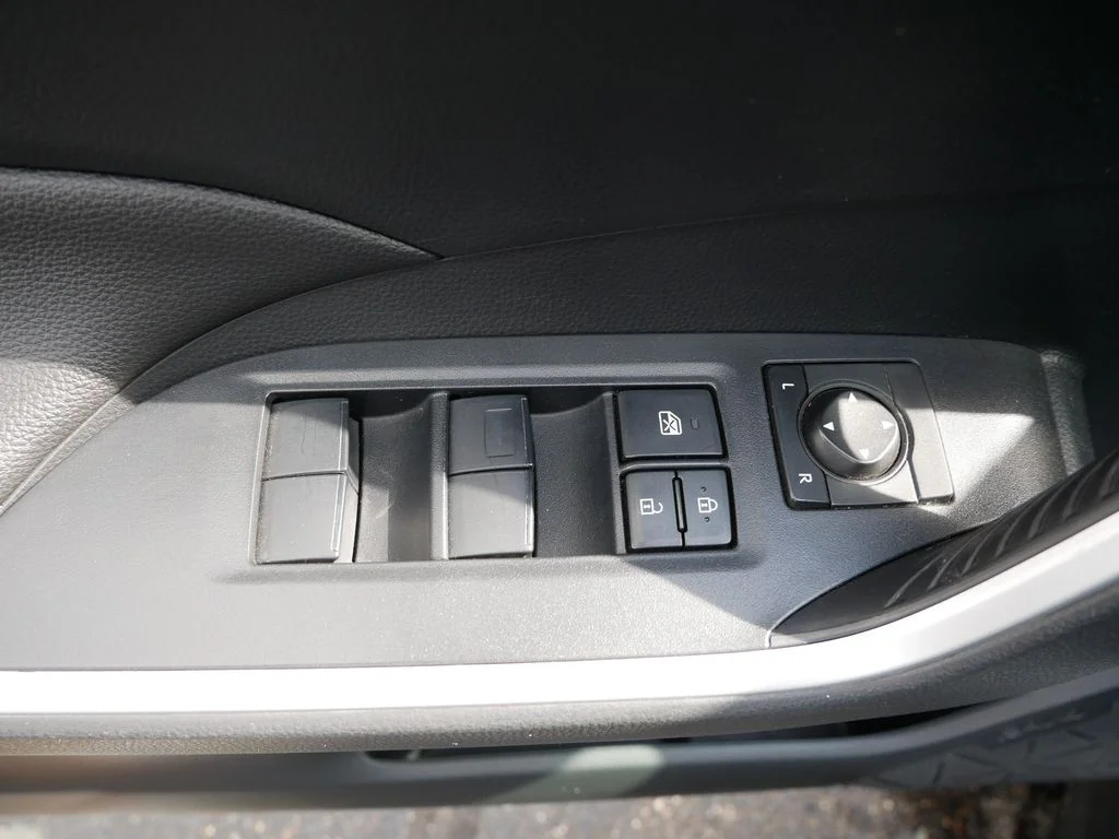 Used 2020 Silver Toyota XLE image 16