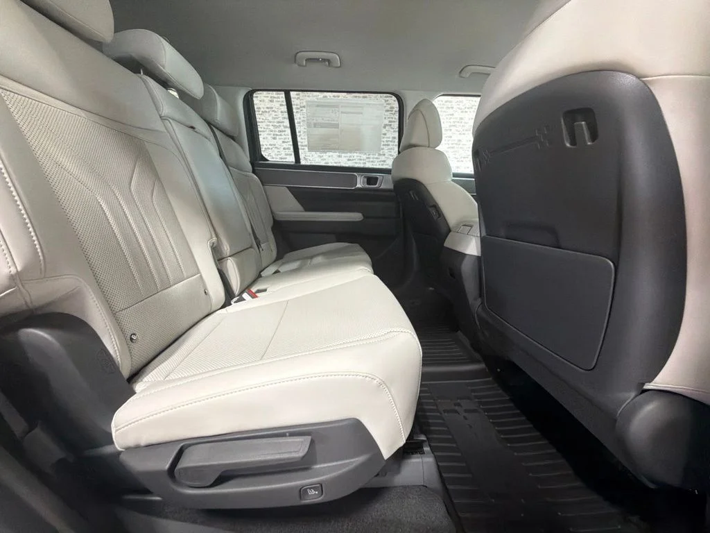 New 2027 Hampton Gray Hyundai SEL image 13