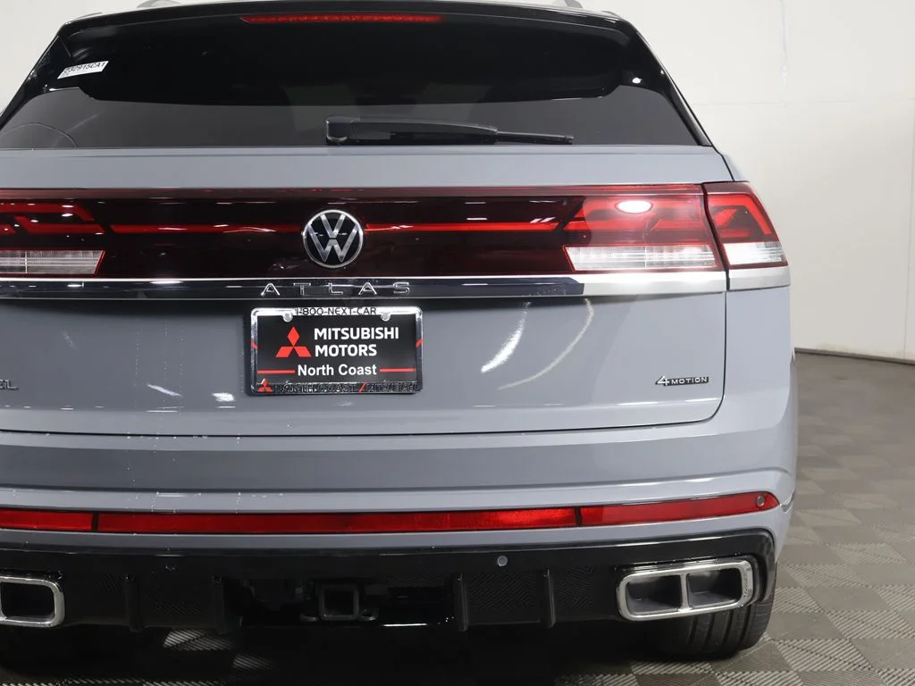 Used 2024 Gray Volkswagen 2.0T SEL Premium R-Line image 18