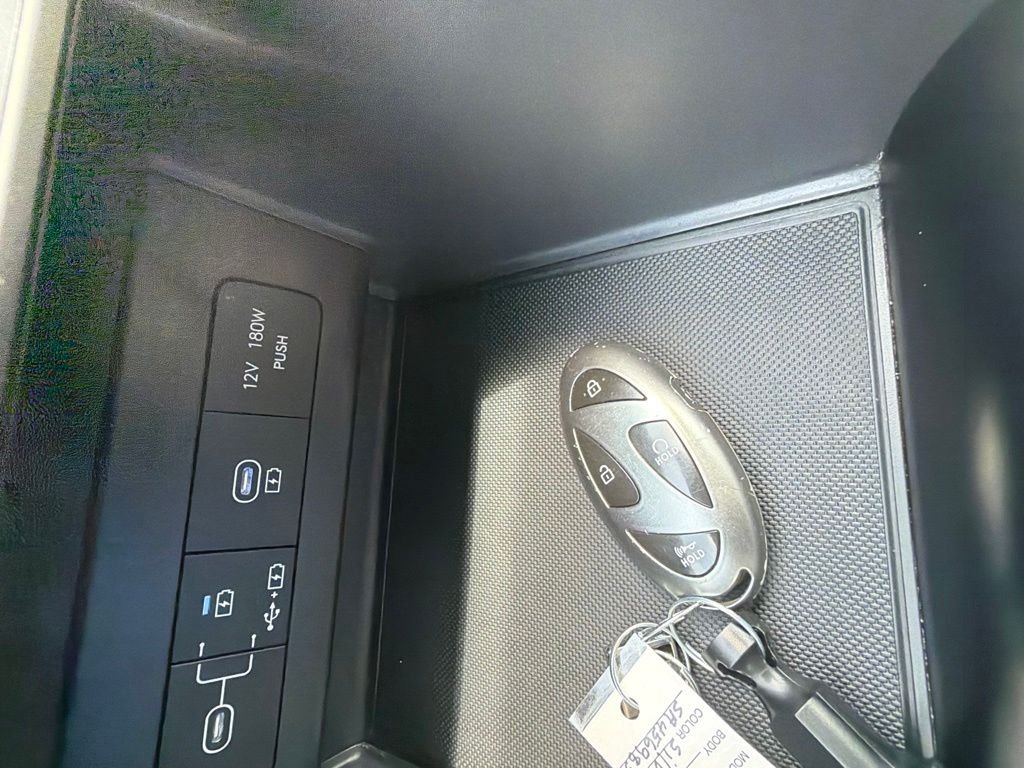Used 2025 Silver Hyundai SEL image 23