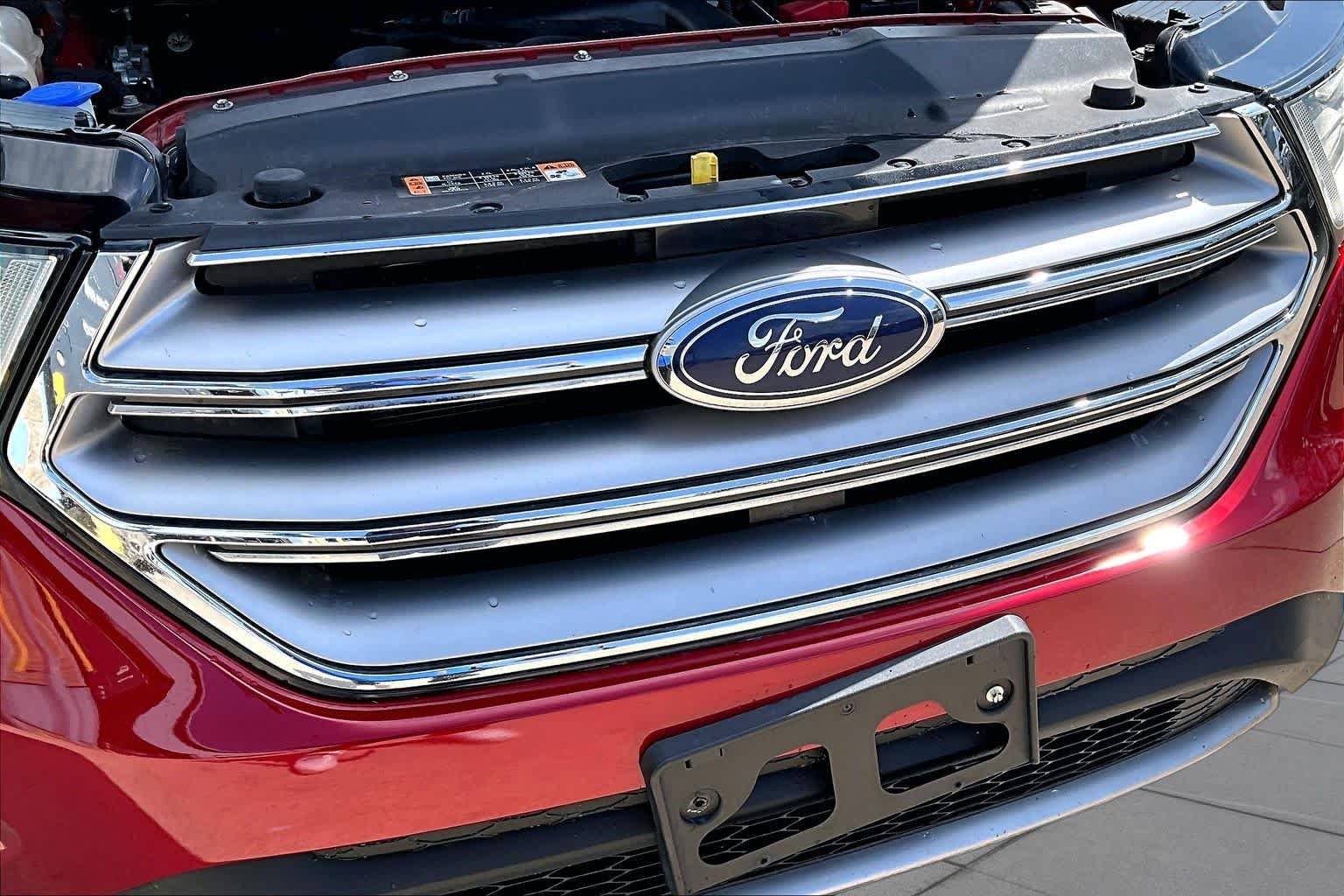 Used 2015 Ruby Red Metallic Tinted Clearcoat Ford SEL image 30