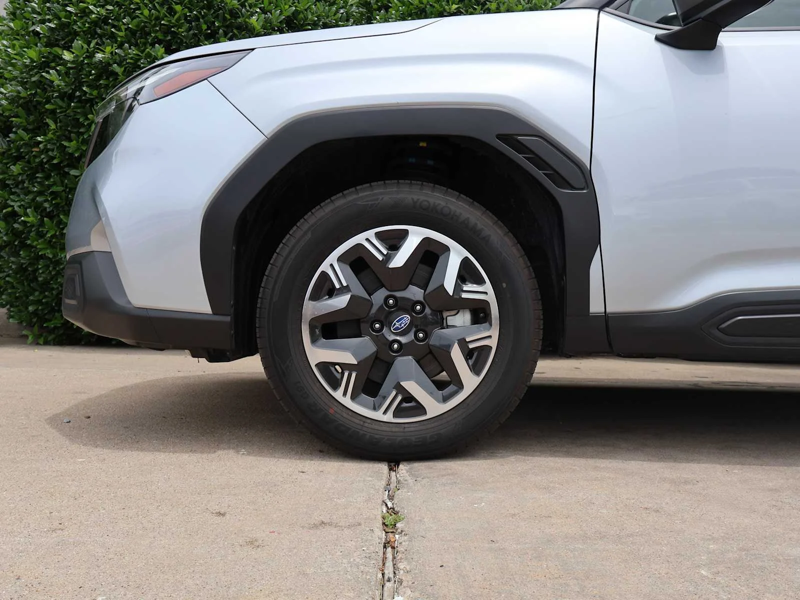 Certified Used 2025 Ice Silver Metallic Subaru Premium image 6