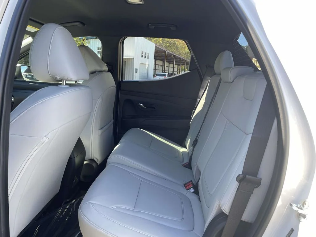 New 2026 White Hyundai SEL image 10