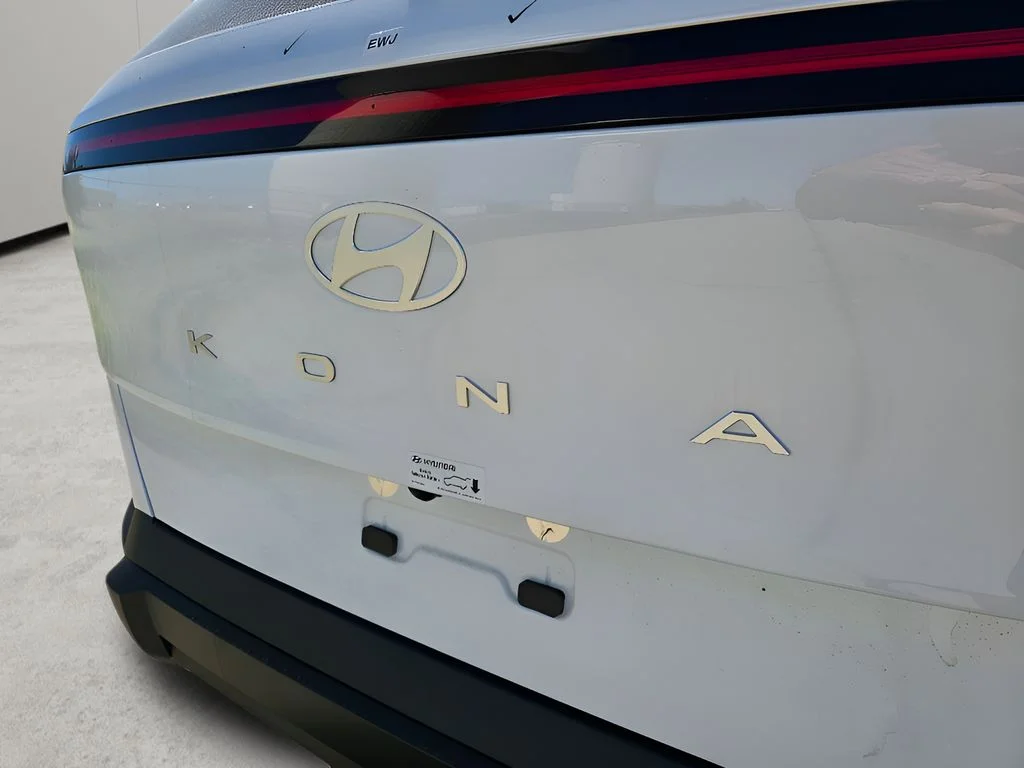 Used 2026 Atlas White Hyundai SEL Sport image 10