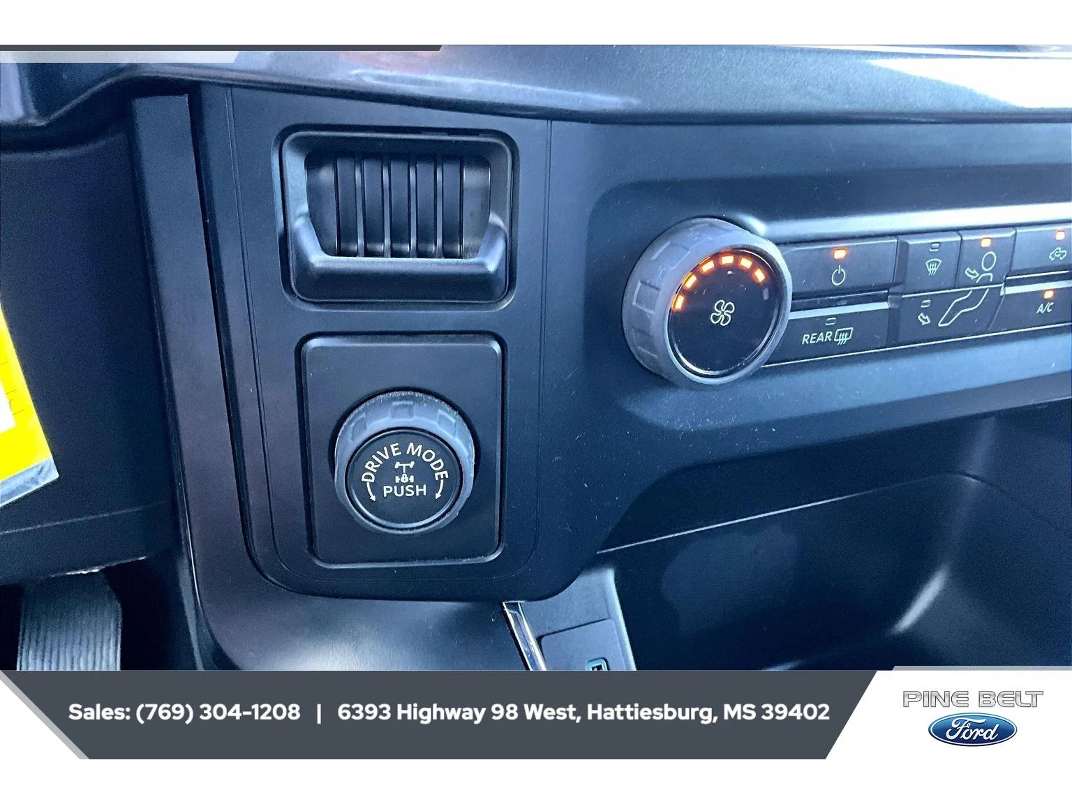 Used 2022 Agate Black Metallic Ford XL image 23