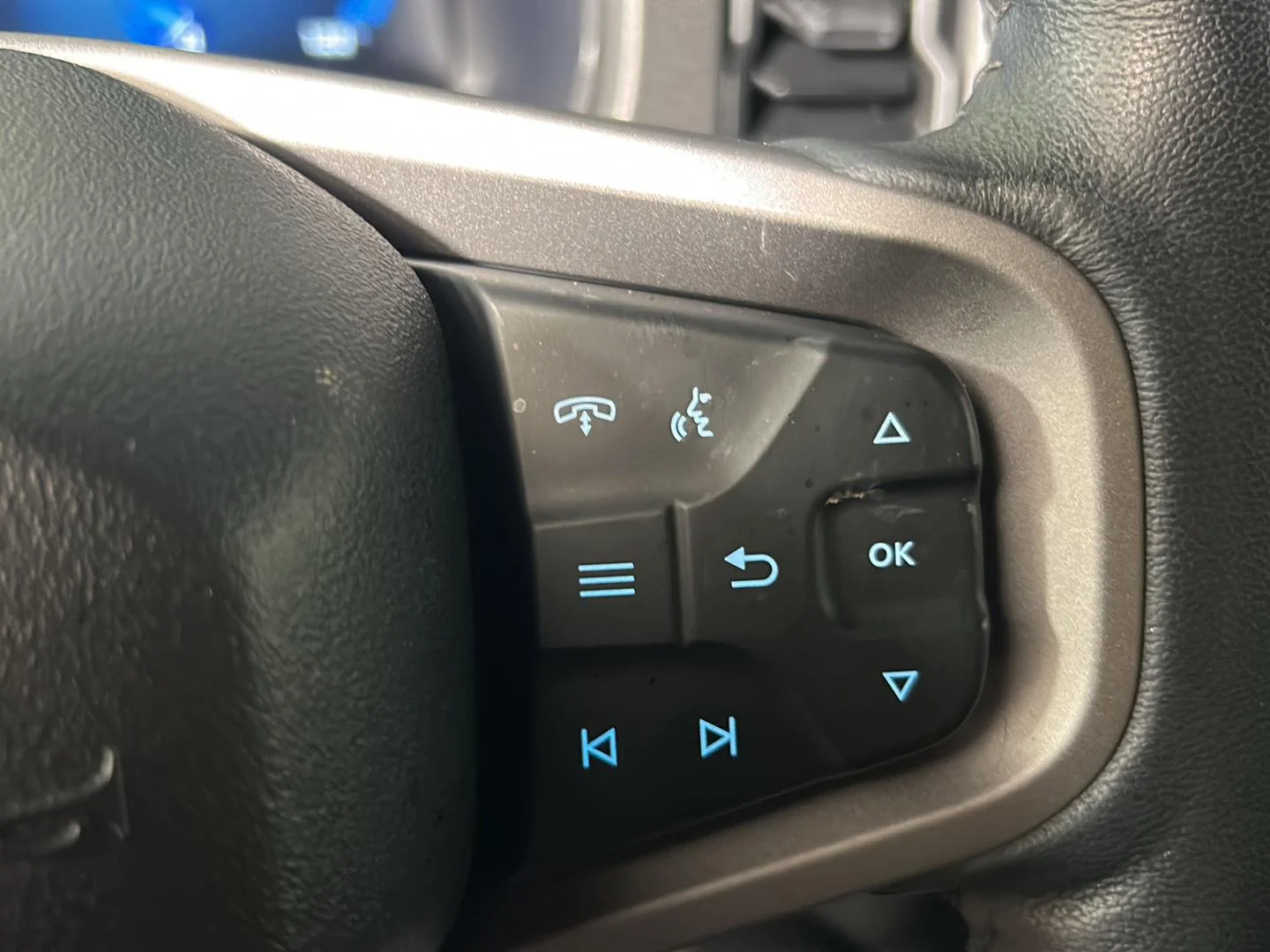 Used 2025 Shadow Black Ford Badlands image 20