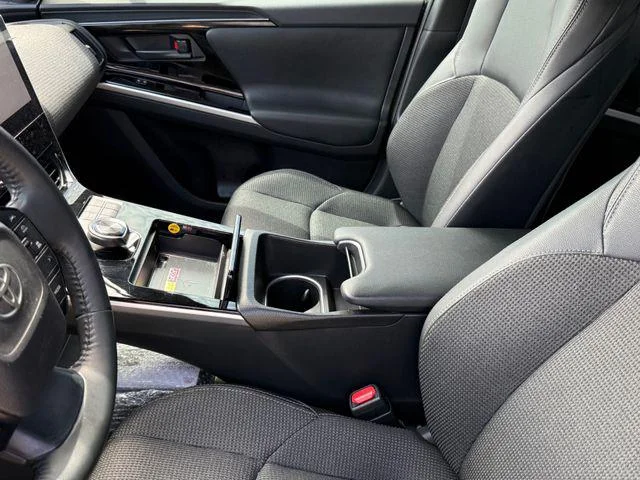 Certified Used 2024 WIND CHILL PEARL Toyota XLE image 44