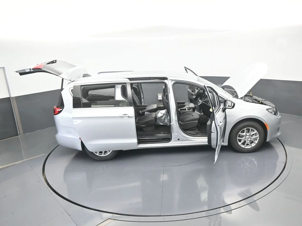 2026 Chrysler Voyager LX - Photo 66