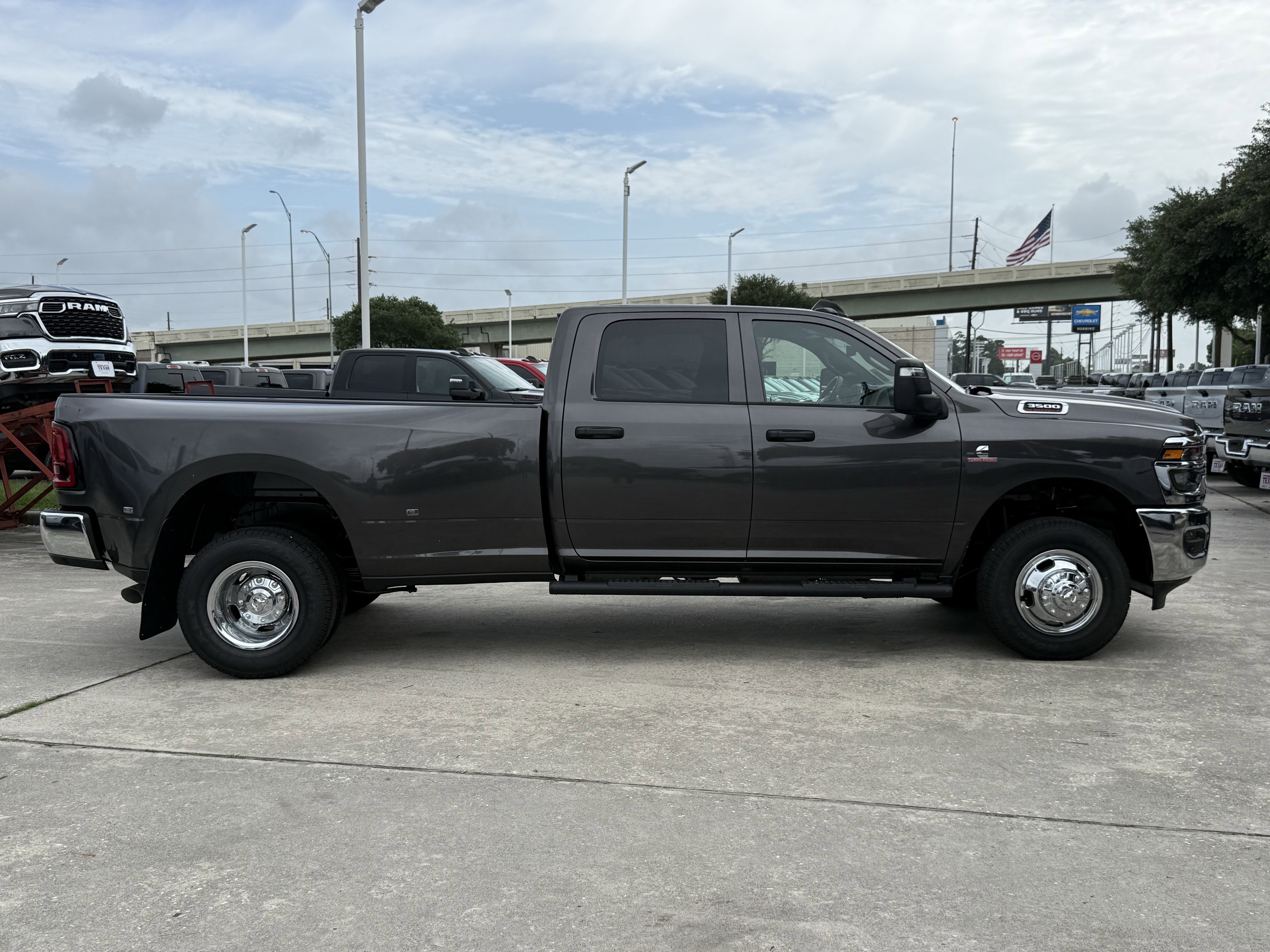 New 2026 Granite Crystal Metallic Clear-Coat Exterior Paint RAM Tradesman image 3