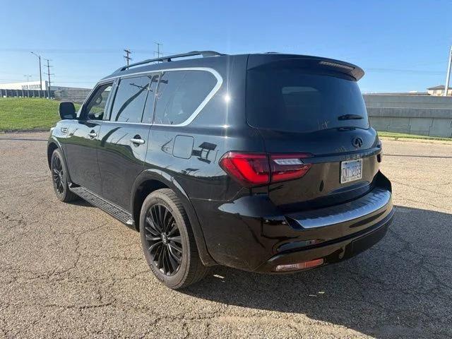 Used 2018 Black INFINITI Base image 4