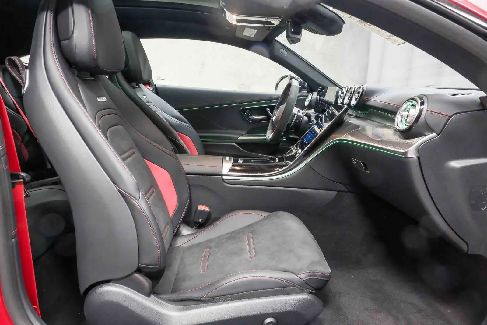 New 2026 MANUFAKTUR Patagonia Red Metallic Mercedes-Benz AMG® CLE 53 image 16