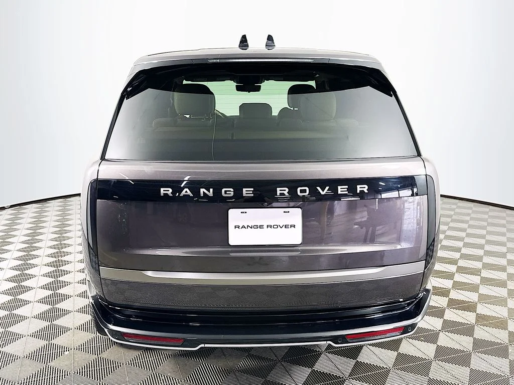 Used 2024 Carpathian Gray Premium Metallic Land Rover SE image 6