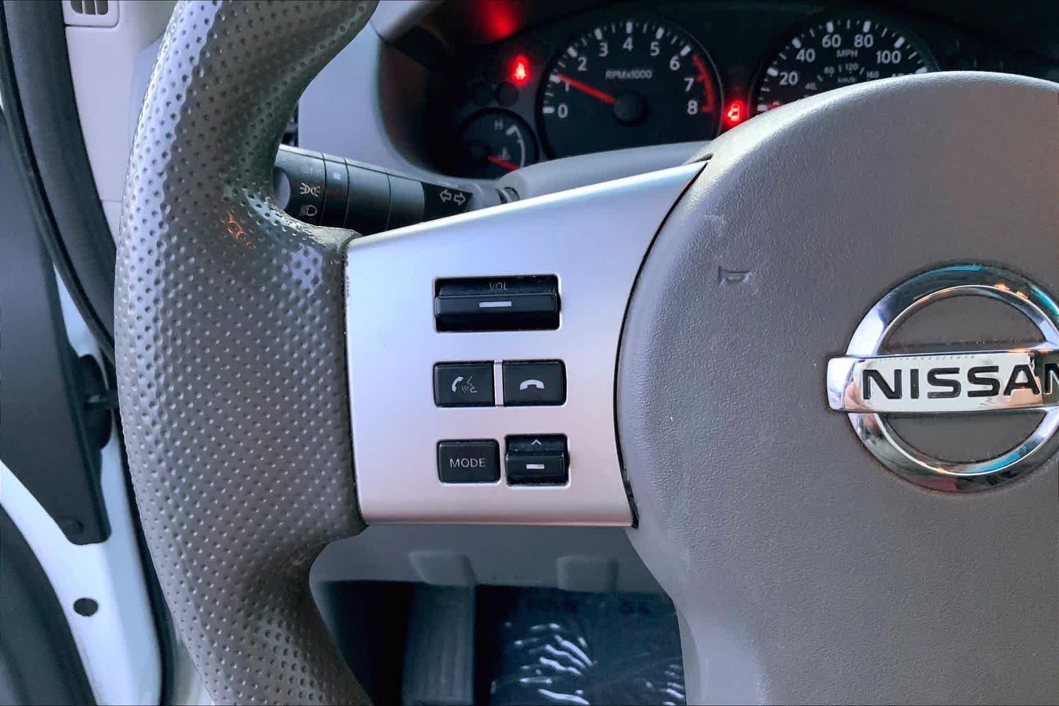 Used 2015 Glacier White Nissan S image 21