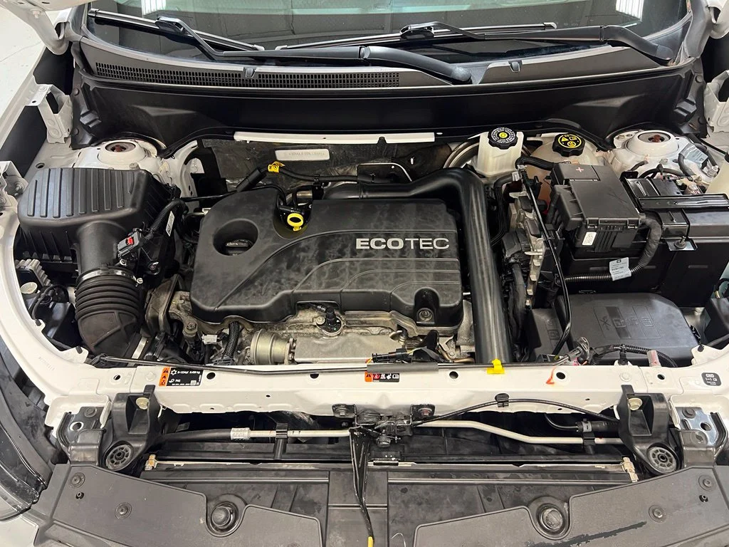 Used 2022 White Chevrolet LT image 33