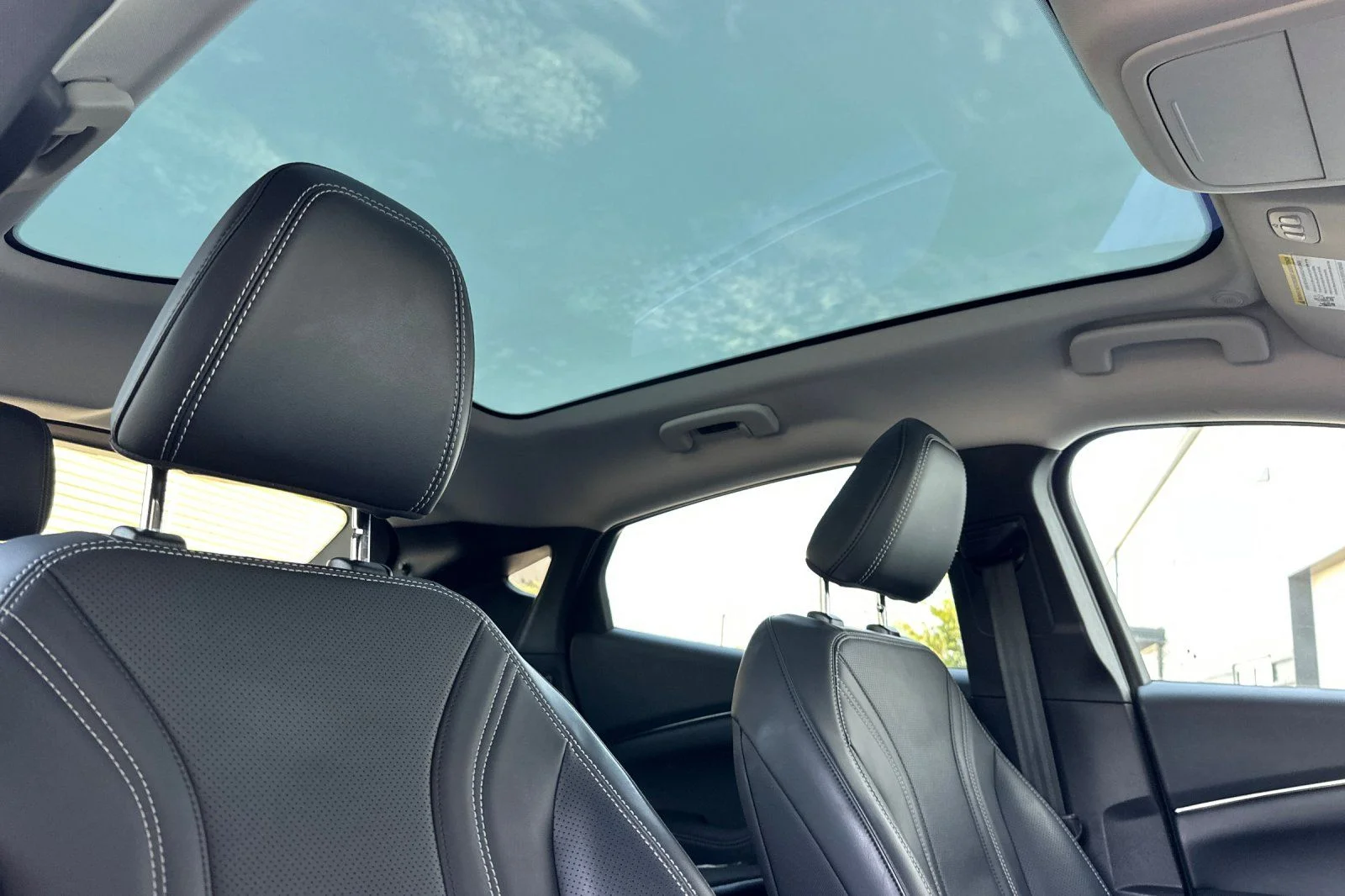 Used 2023 White Ford Premium image 18