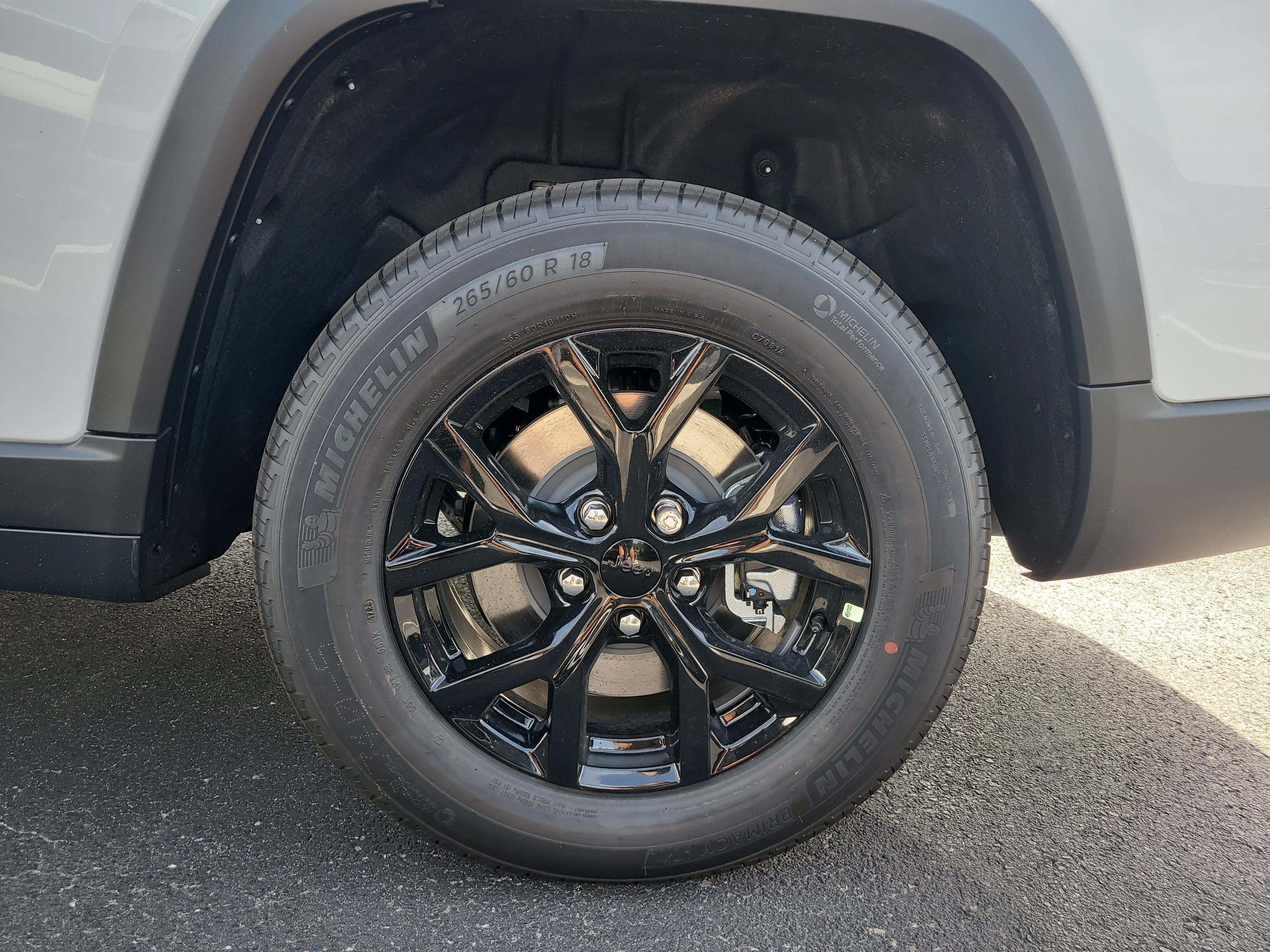 New 2026 Bright White Clearcoat Jeep Laredo Altitude image 9
