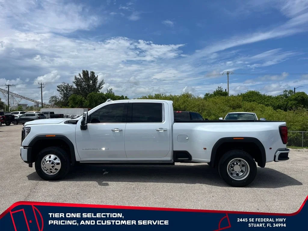 New 2026 Glacier White Tricoat GMC Denali Ultimate DRW image 4
