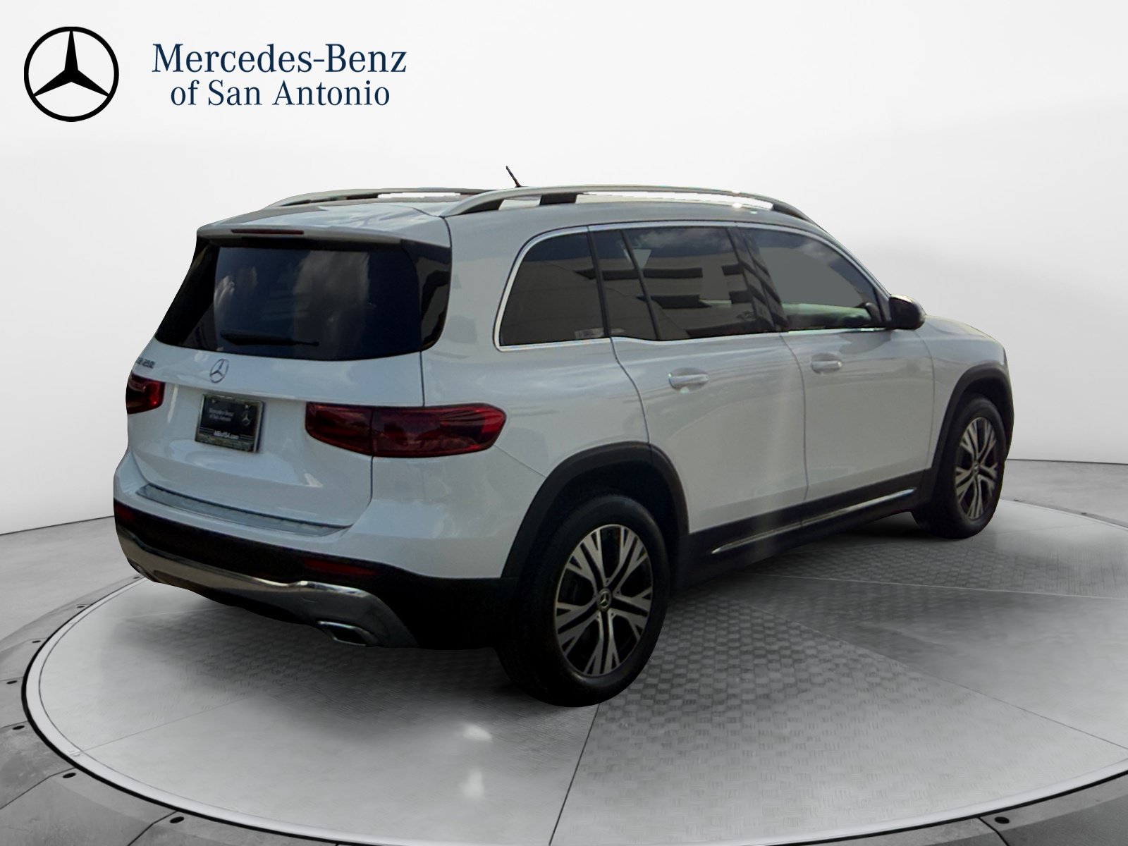 Used 2026 Polar White Mercedes-Benz GLB 250 image 7