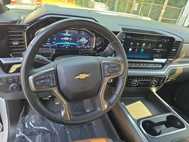 Used 2024 White Chevrolet High Country image 16