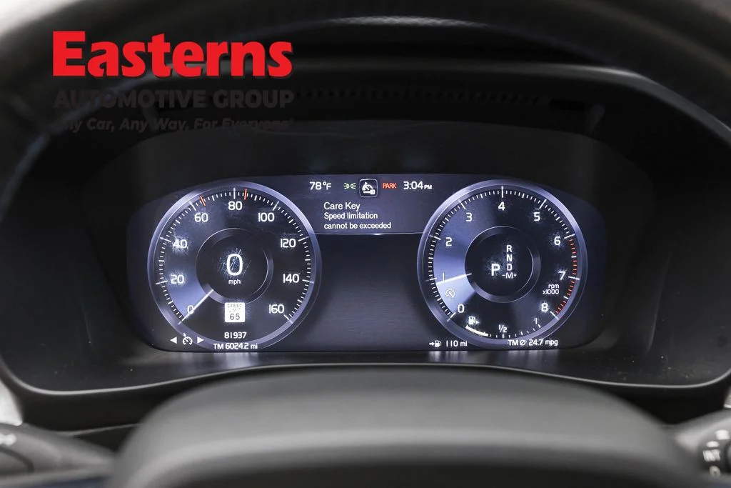 Used 2021 Gray Volvo Momentum image 17