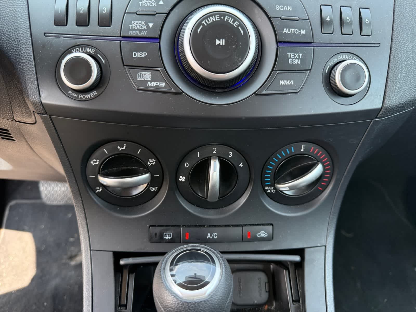 Used 2013  Mazda i Sport image 15