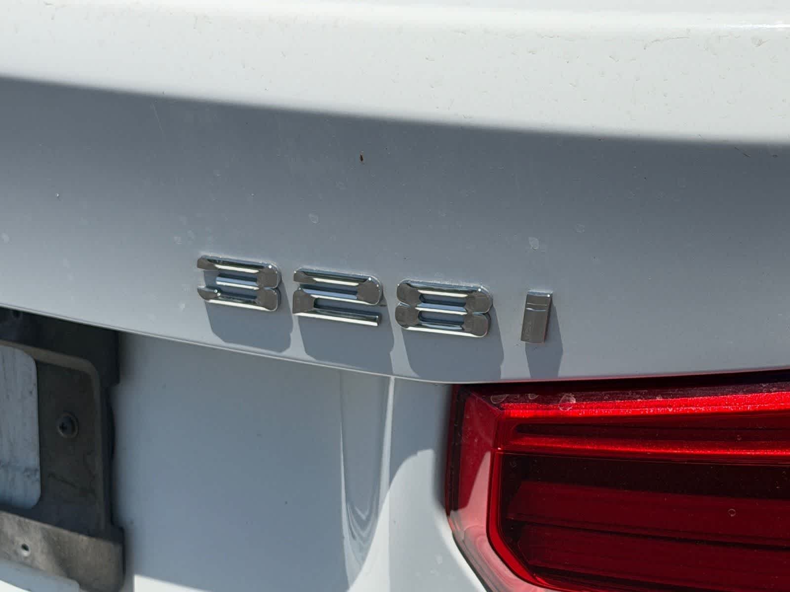 Imagen 6: BMW 328i blanco de 2016 de segunda mano