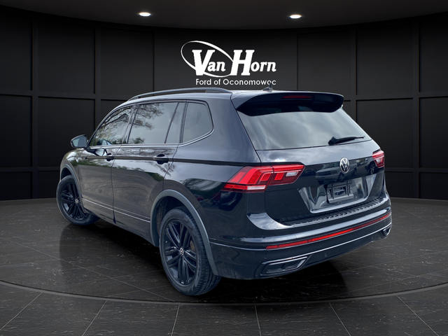 Used 2022 Deep Black Pearl Volkswagen 2.0T SE R-Line Black image 5