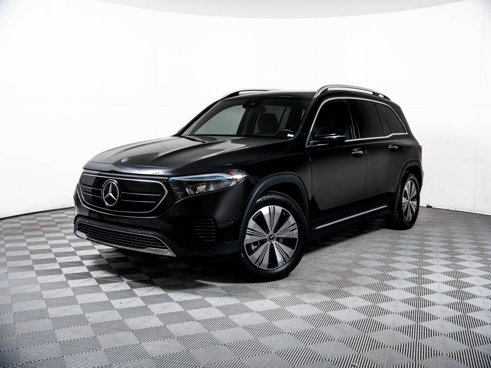2023 Mercedes-Benz EQB EQB 300's photo