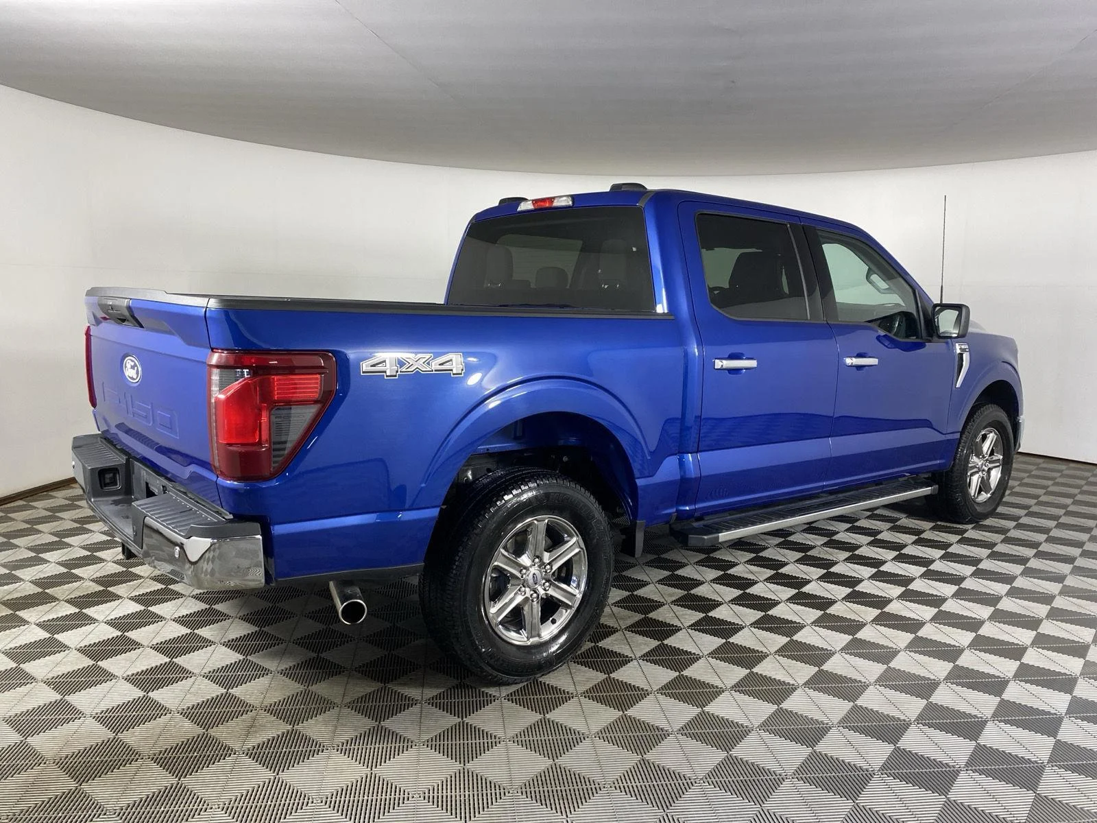 Used 2025 Atlas Blue Ford XLT image 7