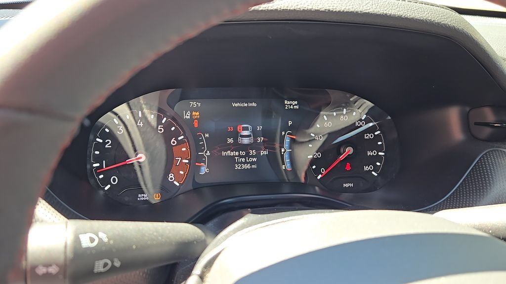 Used 2025 Hydro Blue Pearlcoat Jeep Trailhawk image 12