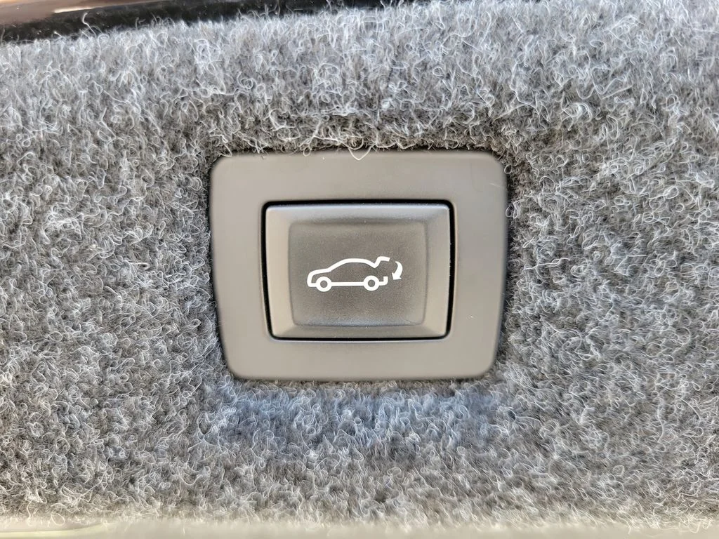 Used 2019 Black Cadillac Blackwing Twin image 9