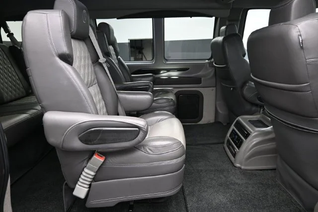 Used 2022 Silver GMC Work Van image 17